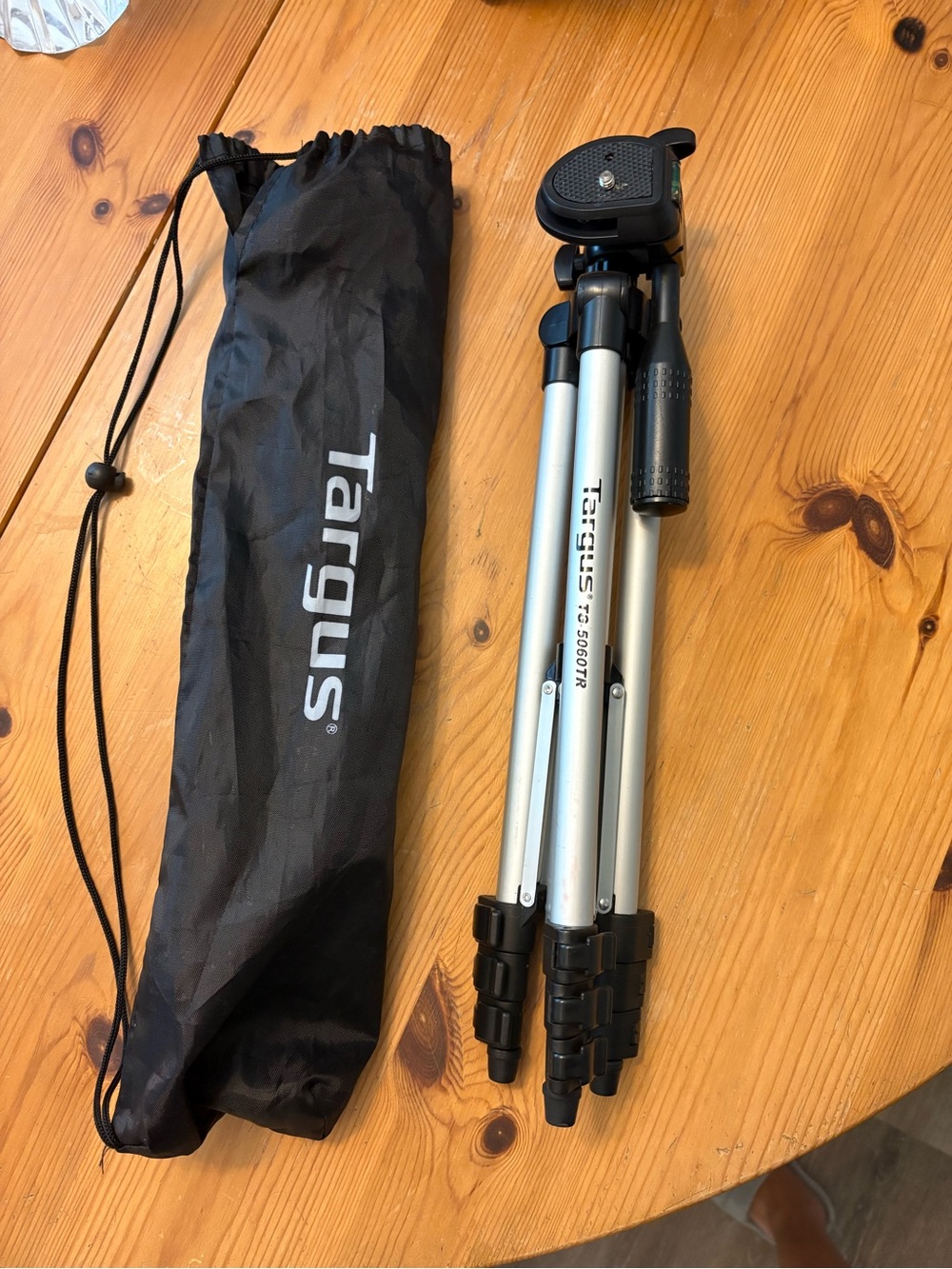 Targus TG-5060TR Tripod with Carry Pouch